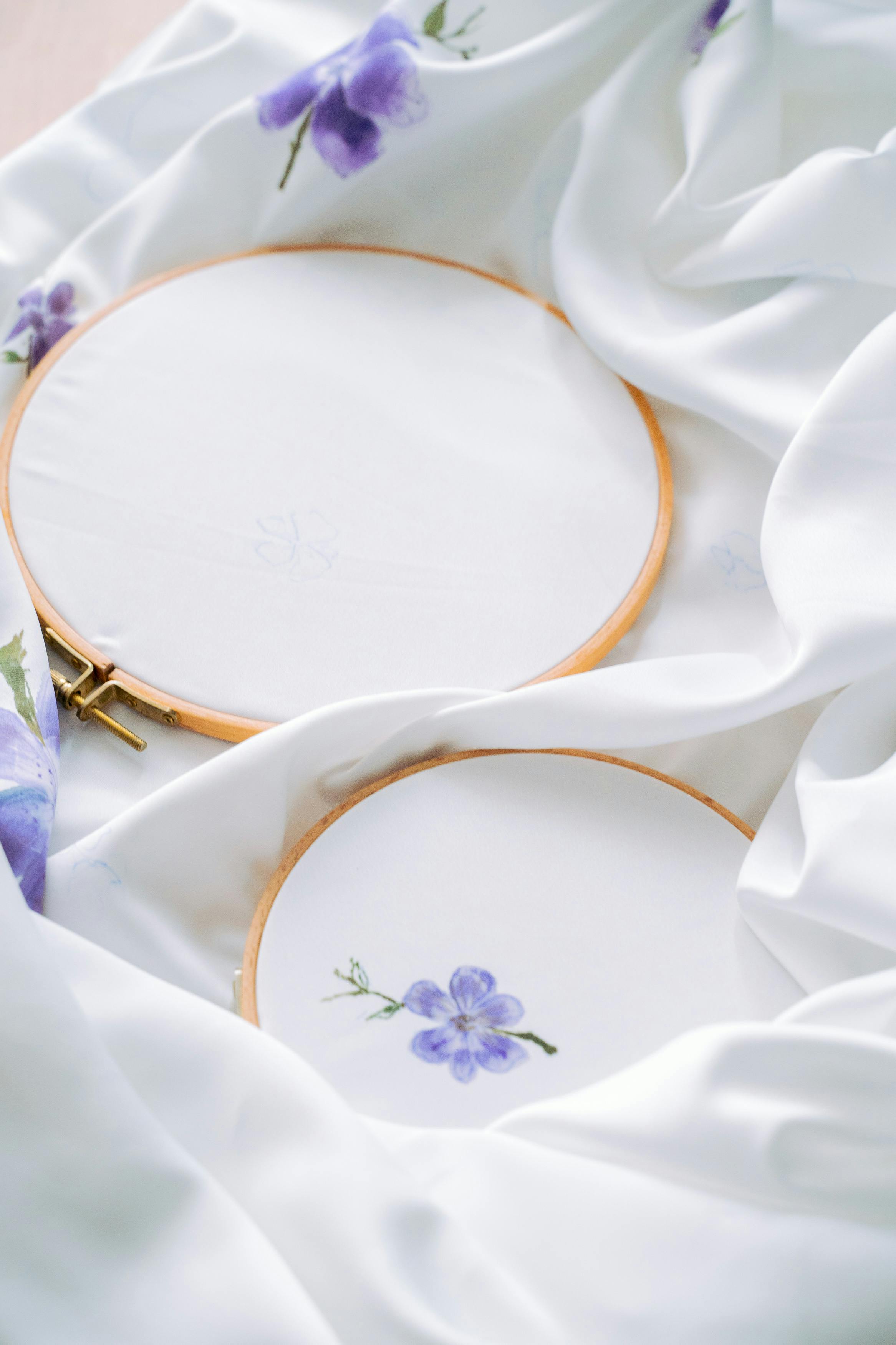 48. Kerajinan dari Kain Perca Bikin Sarung Bantal Cantik