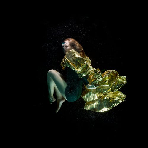 คลังภาพถ่ายฟรี ของ จมอยู่ใต้น้ำ, ผู้หญิง, ฟอง