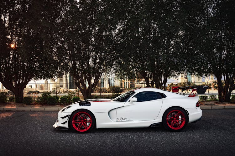 White 2016 Dodge Viper ACR