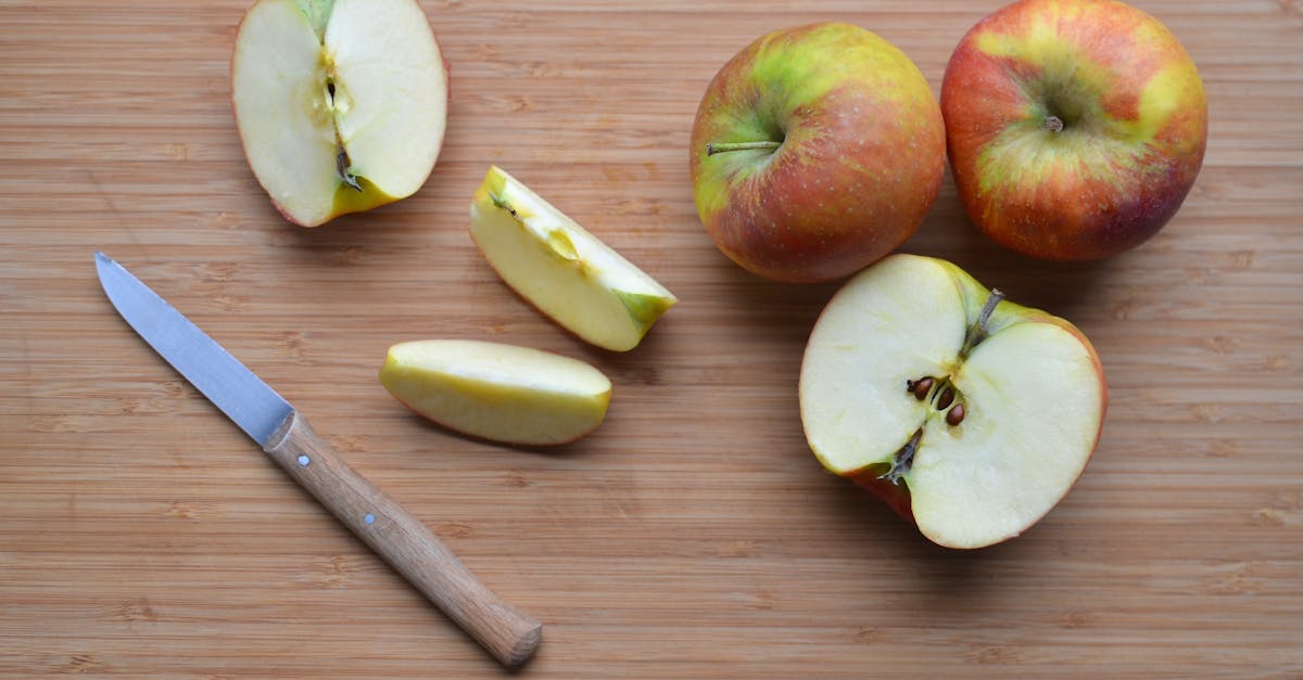 How to core an apple with knife