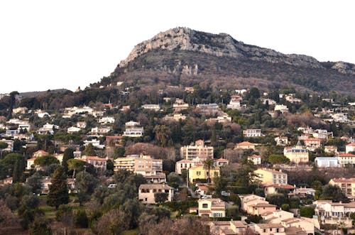 Luftaufnahme Der Stadt Nahe Berg