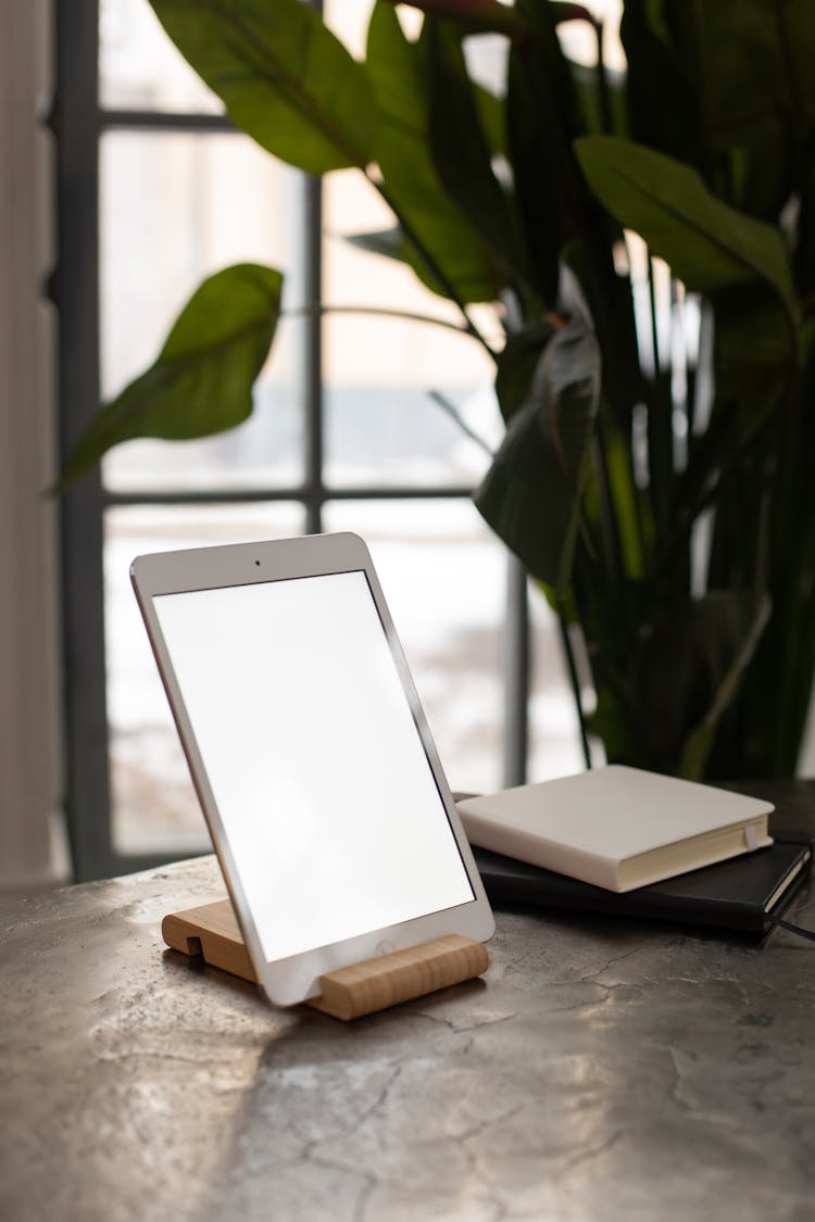 Tablet Displaying A Blank White Screen