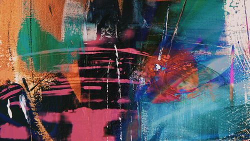 Free Colorful abstract acrylic artwork with bold brushstrokes on textured canvas. Stock Photo