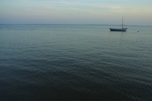 Δωρεάν στοκ φωτογραφιών με αυγή, βάρκα, δύση του ηλίου