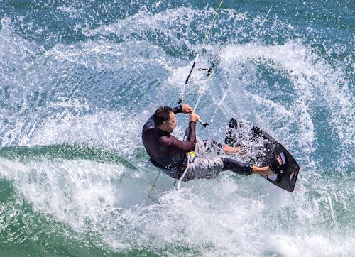 Darmowe zdjęcie z galerii z kite surfer, kombinezon, mężczyzna