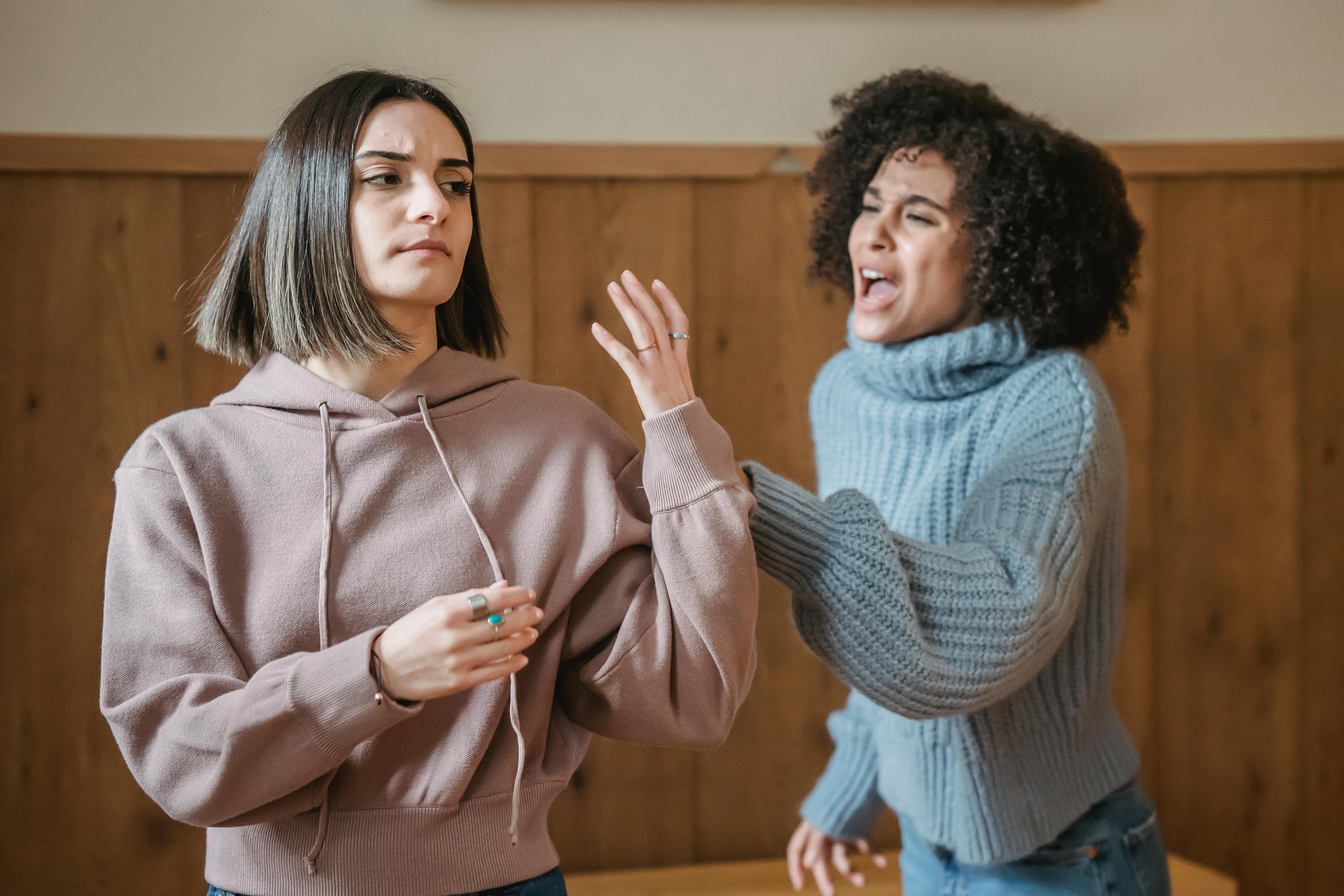 Photo by Liza Summer