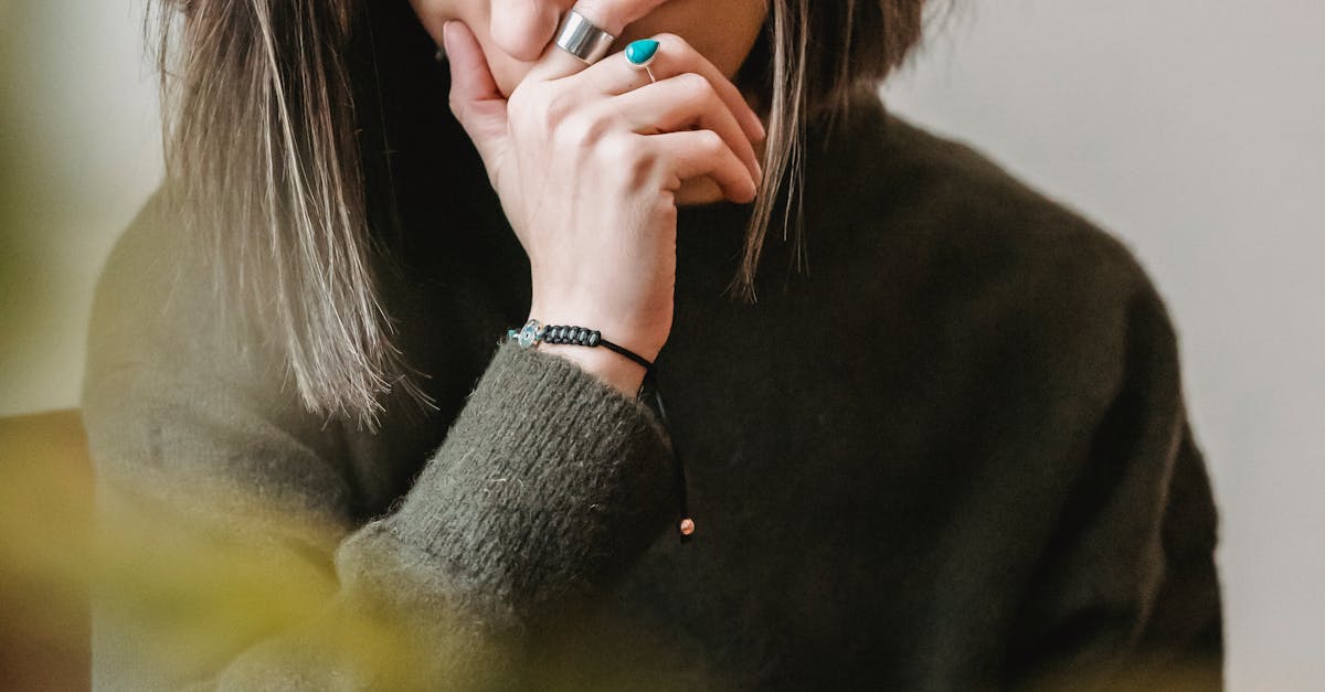 How to fake cry for acting