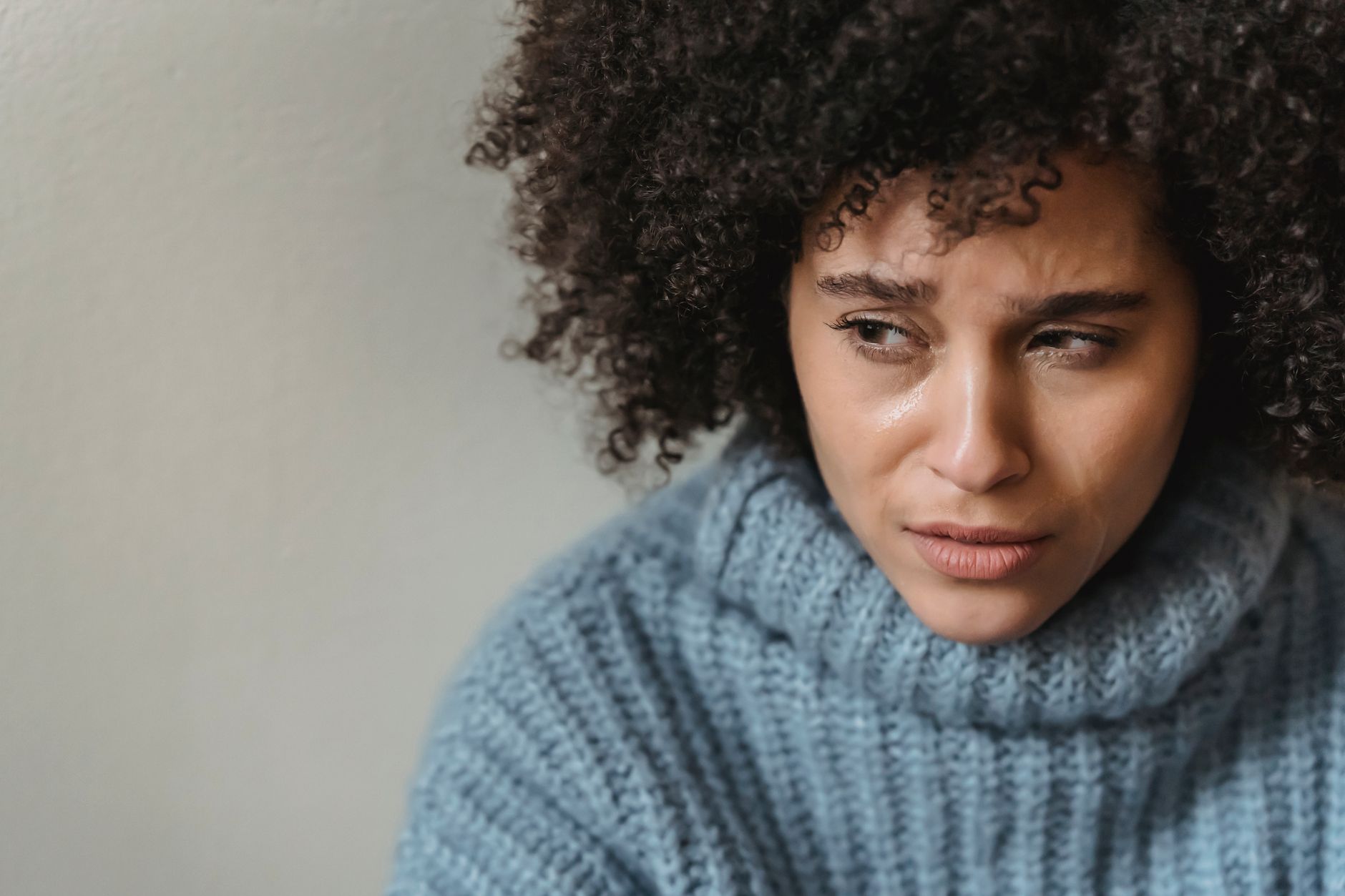 Navigating Social Media During the Holidays: Avoiding Comparison and Despair