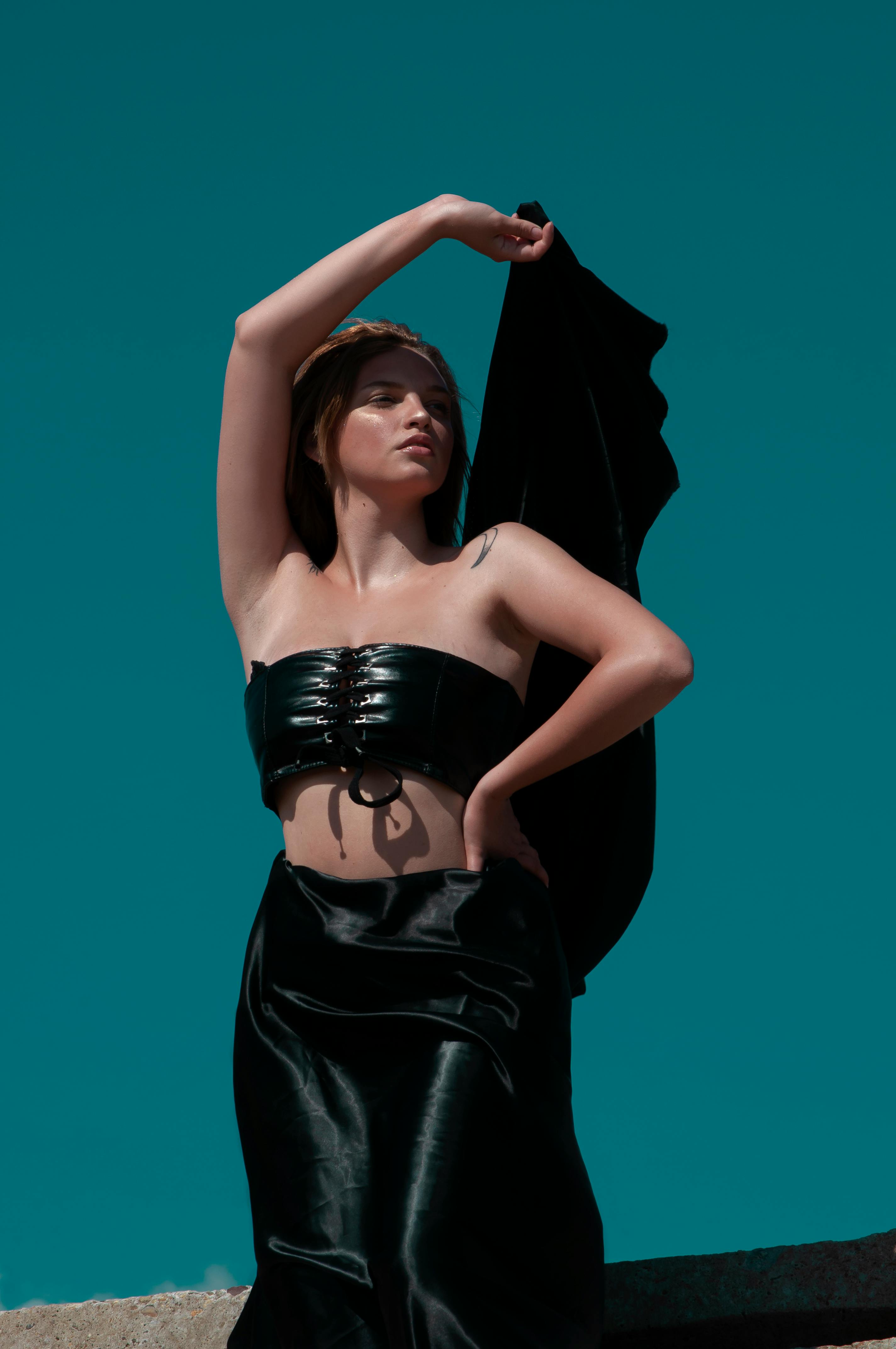 Where do you wear belly binder?