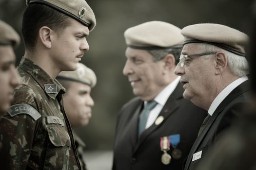 General Awarding Soldiers