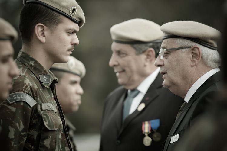 General Awarding Soldiers