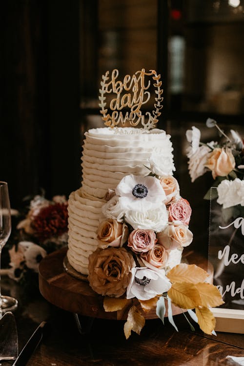 Free Close-Up Shot of a Wedding Cake Stock Photo