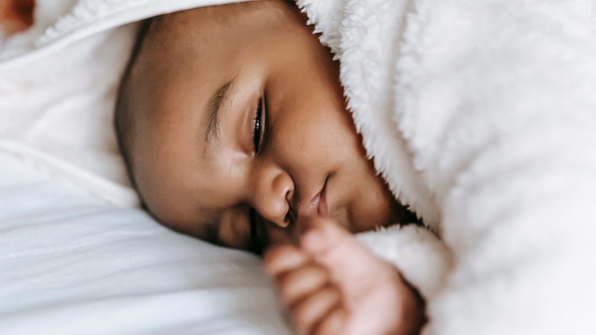 Routine du soir dété avec un bébé qui ne veut pas dormir avant 22h