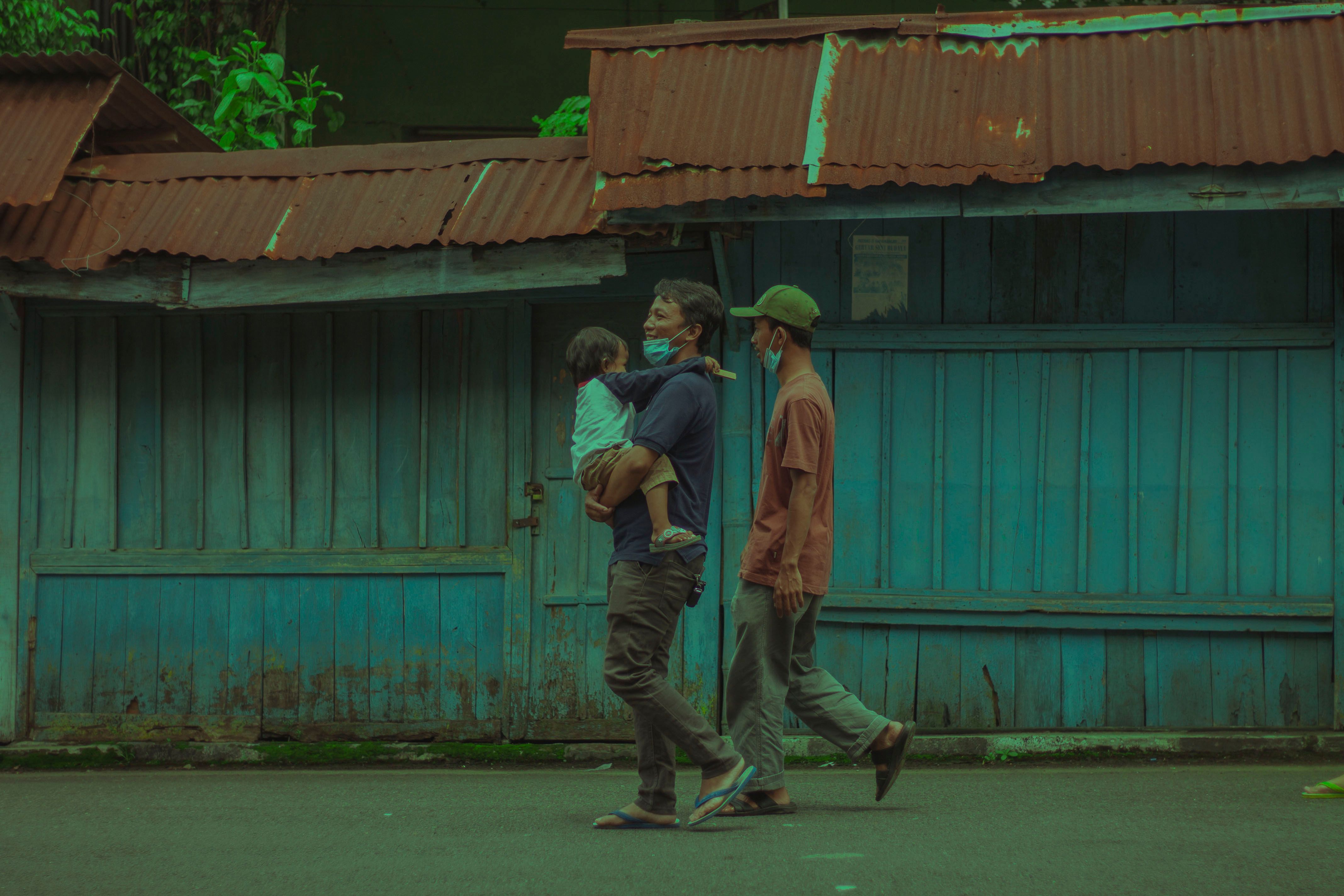 Ayah Modern: Membangun Ikatan Kuat di Tengah Genggaman Layar