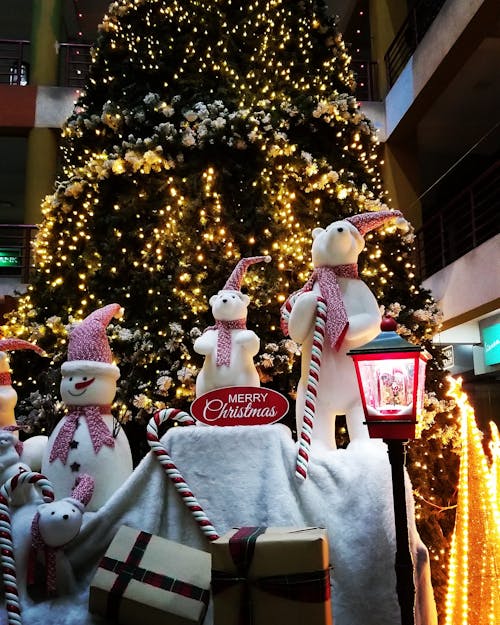 Foto profissional grátis de árvore de Natal, boneco de neve, decorações