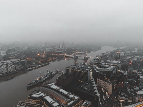 Kostnadsfri bild av arkitektur. stad, city_skyline, dimmig