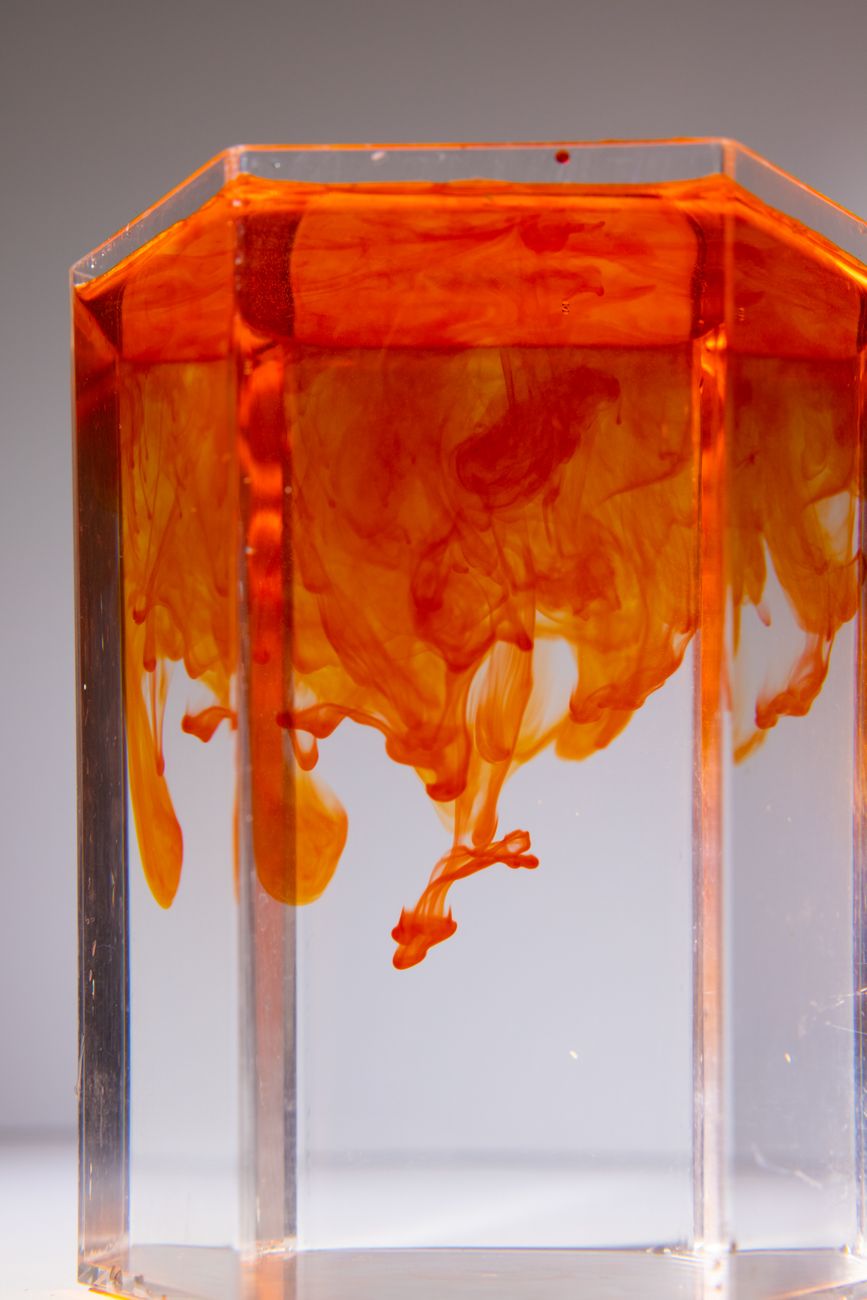 Atemberaubendes digitales Kunstwerk mit Licht & Orange