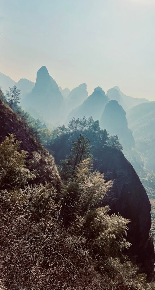 Foto d'estoc gratuïta de bell paisatge, cadena de muntanya, cims