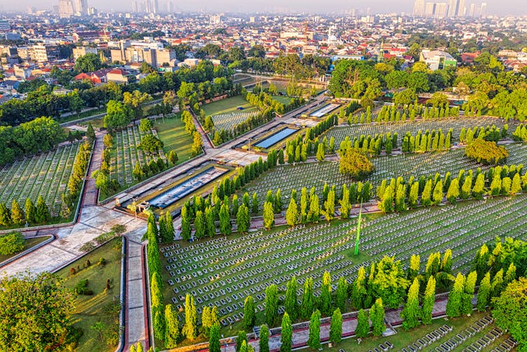 National Heroes Cemetery In City