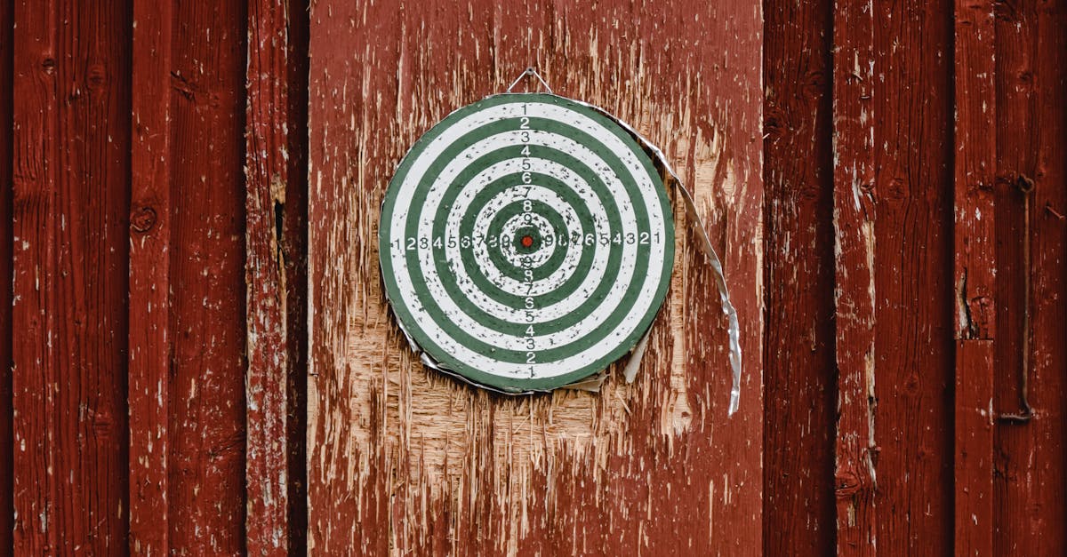 Joueur de football effectuant des exercices d'échauffement avant un match.