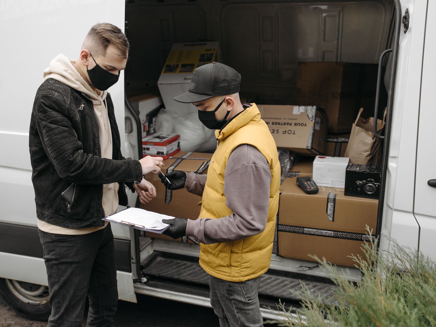 Bramley — professional packers wrapping and boxing belongings