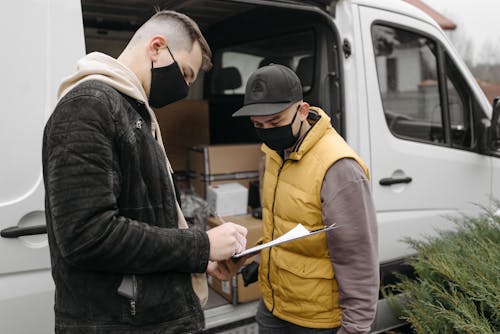 Безкоштовне стокове фото на тему «автомобіль, адреса доставки, безконтактна доставка»