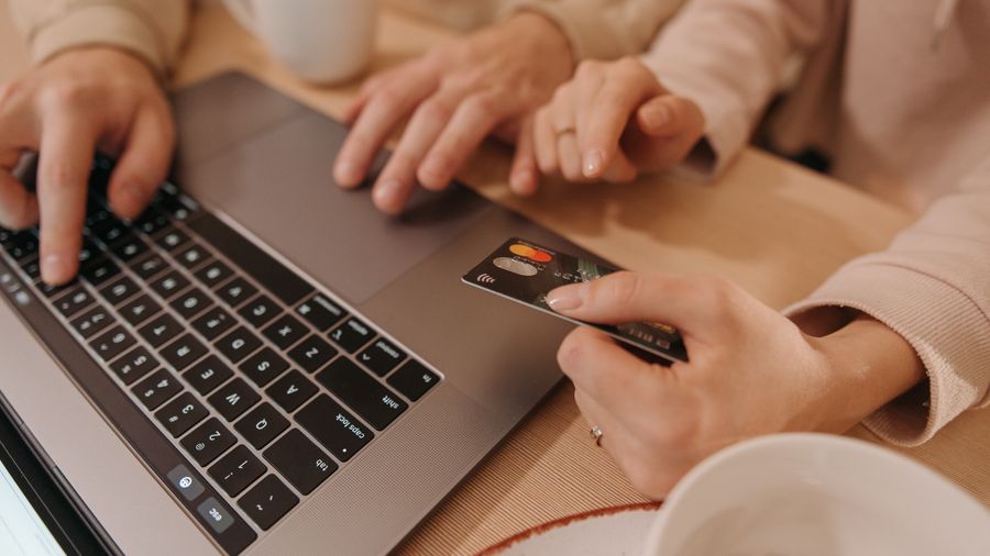 Starting Your Home Business: First-Week Decisions That Actually Matter