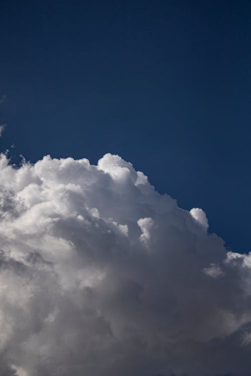 Witte Wolken En Blauwe Lucht