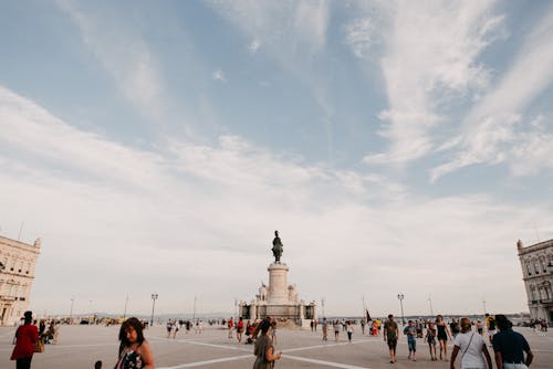 Fotobanka s bezplatnými fotkami na tému cestovný ruch, chôdza, ľudia