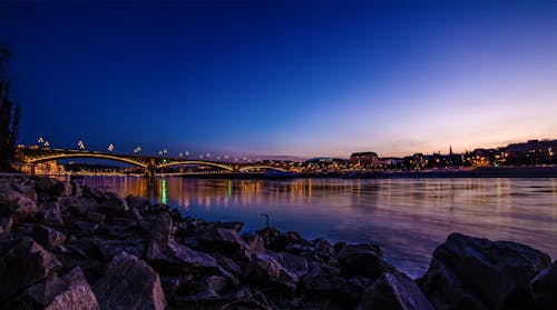 Δωρεάν στοκ φωτογραφιών με Βουδαπέστη, βραχώδης, γέφυρα