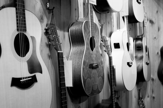 Best Woods for Acoustic Instruments: A Comprehensive Review