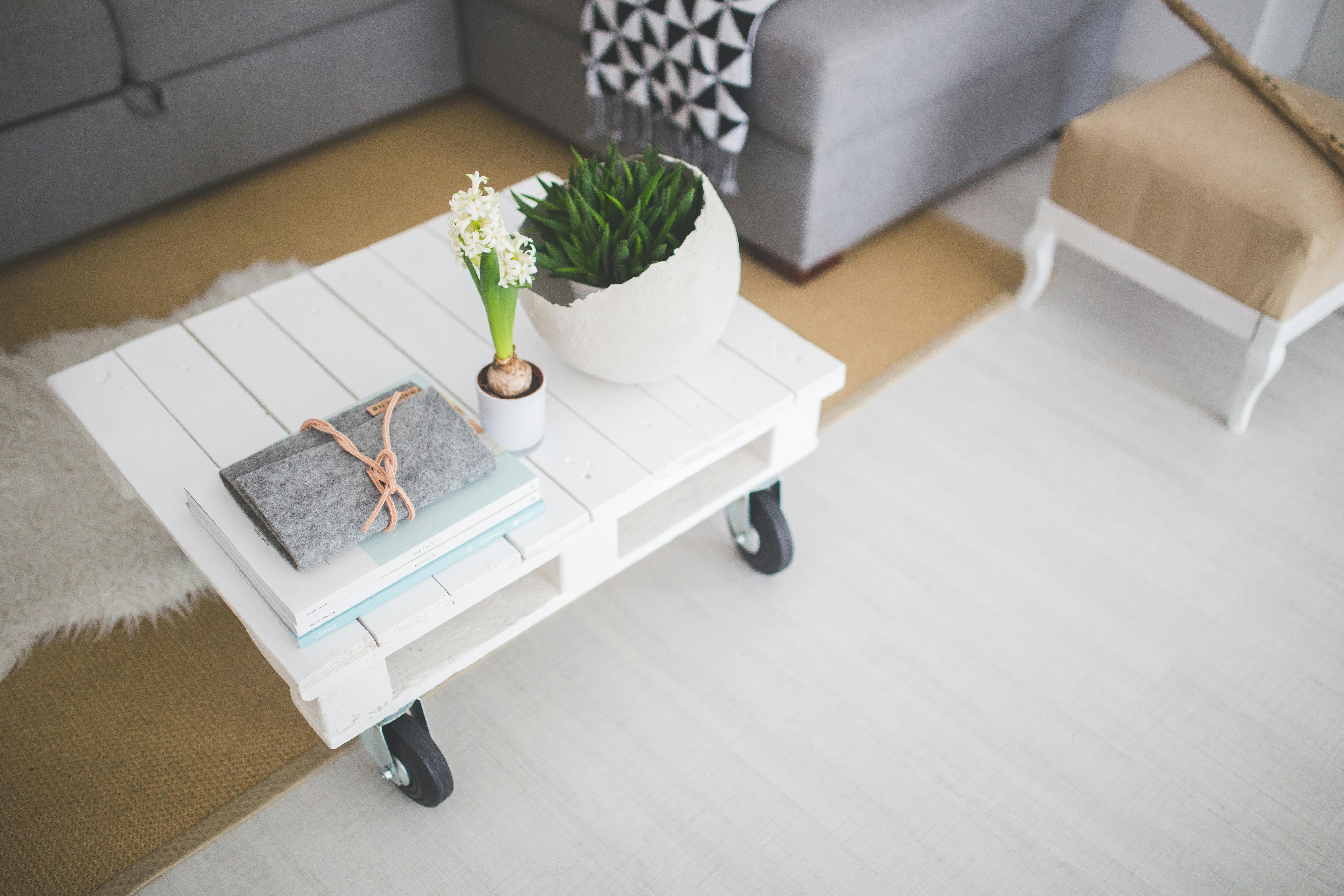 Little white on sale coffee table