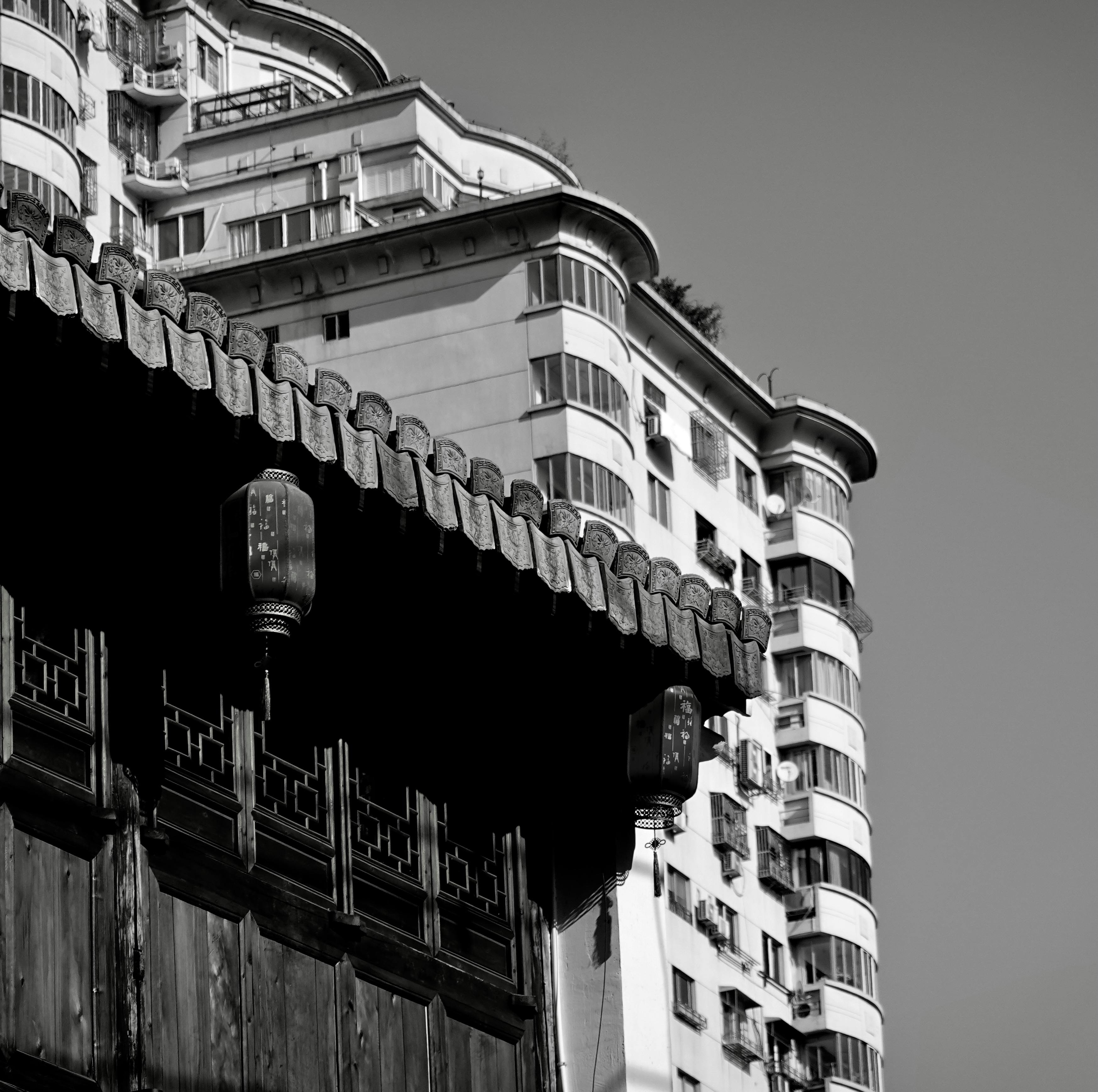 A striking view of traditional and modern buildings in Wenzhou, China.