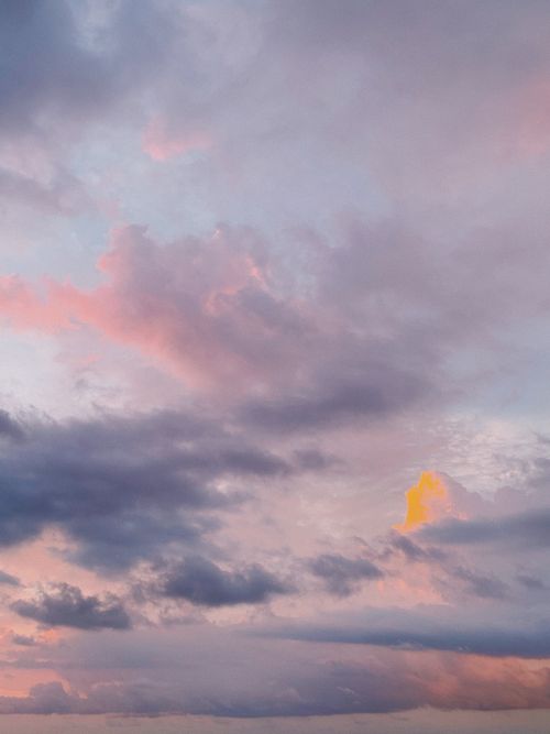 Free Capture of vibrant pastel clouds during sunset in Phú Quốc, Vietnam. Stock Photo