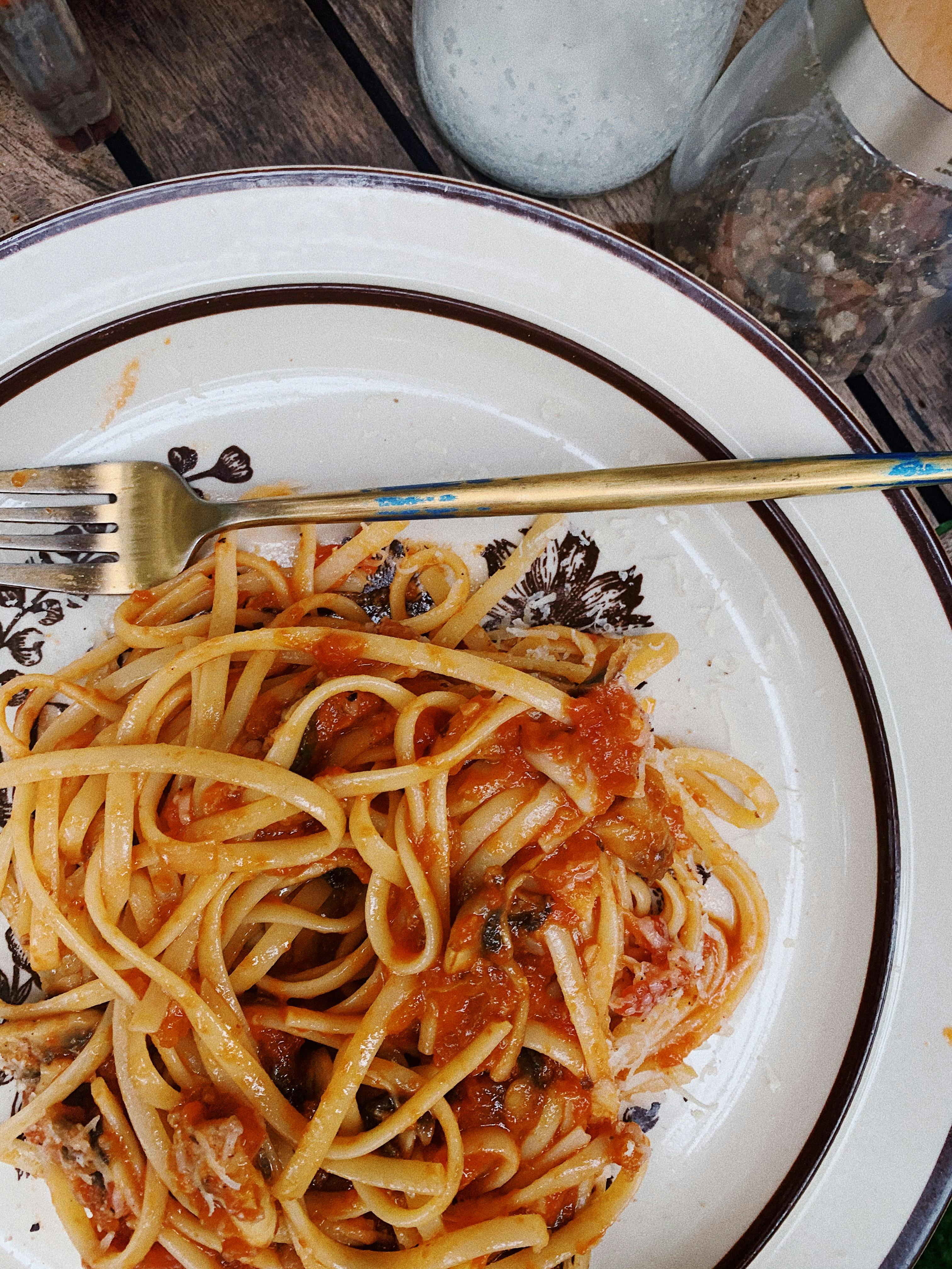 Spaghetti with Tomato Sauce and Sauteed Mushrooms