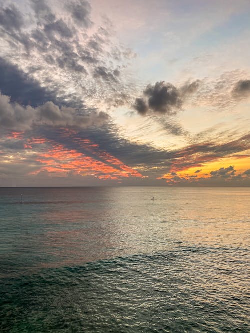 Gratis lagerfoto af dramatisk himmel, farverig, hav