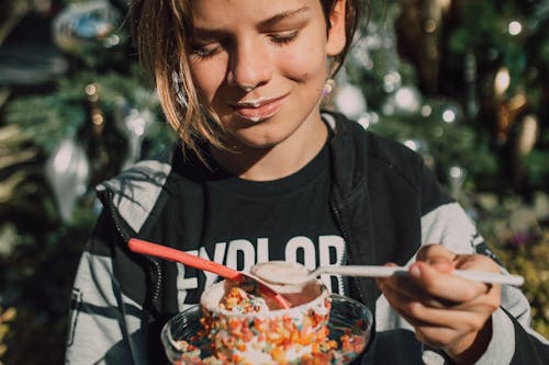 Fotos de stock gratuitas de adolescente, al aire libre, amante de los gofres