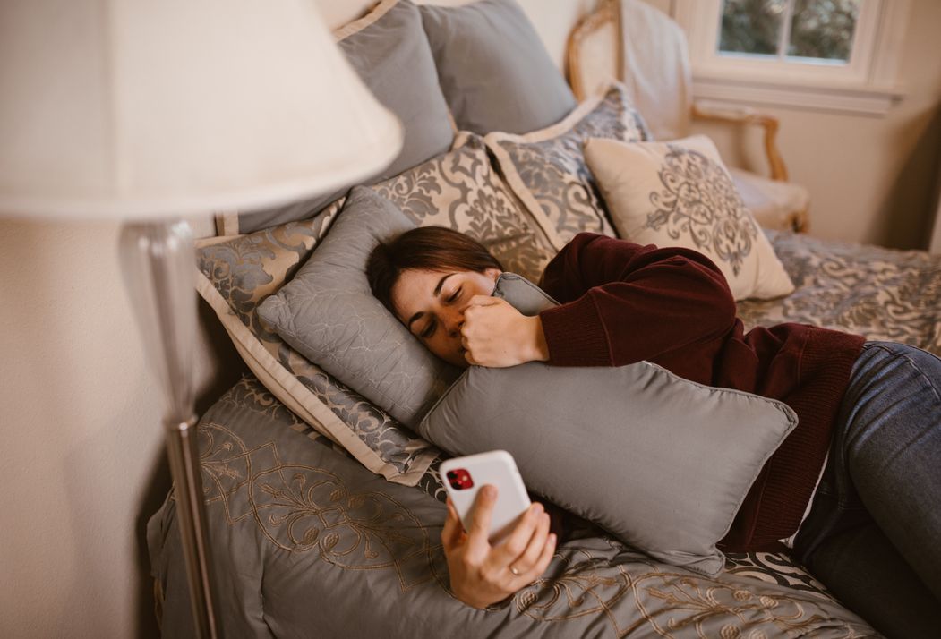 Online dating: starting a conversation on a niche platform