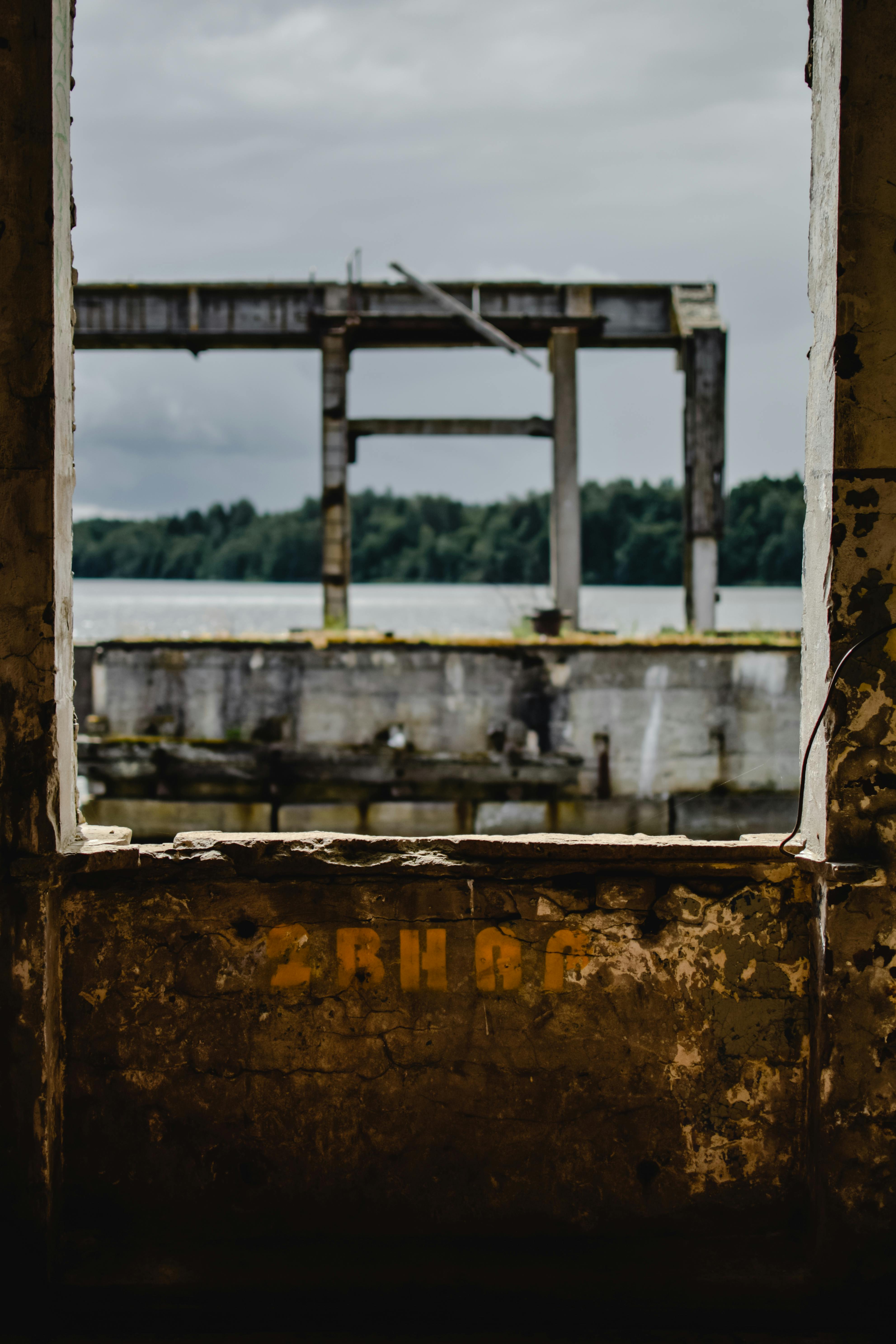 Gratis Immagine gratuita di abbandonato, acqua, alberi Foto a disposizione