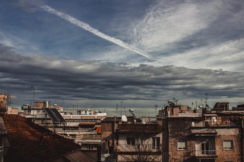 Gratis lagerfoto af arkitektur, blå himmel, by