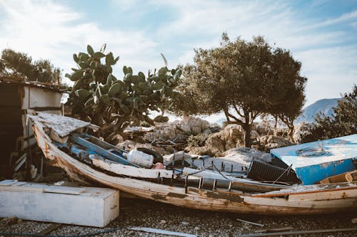 Ücretsiz balıkçı teknesi, deniz aracı, enkaz içeren Ücretsiz stok fotoğraf Stok Fotoğraflar