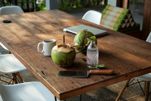 Kostenloses Stock Foto zu becher, flasche, frucht