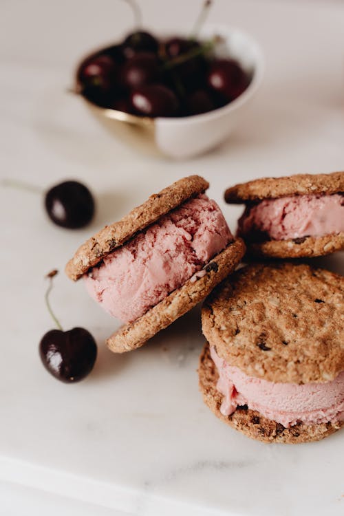 アイスクリーム, クッキーサンドイッチ, デザートの無料の写真素材