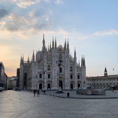 Gratis stockfoto met architectonisch, beroemde bezienswaardigheid, de kathedraal van milaan