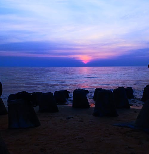 Free stock photo of beach sunrise, sunrise colors