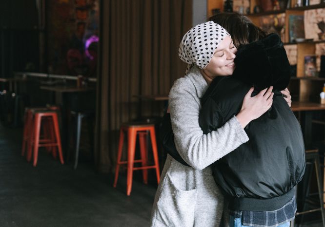 Online dating: starting a conversation on a niche platform