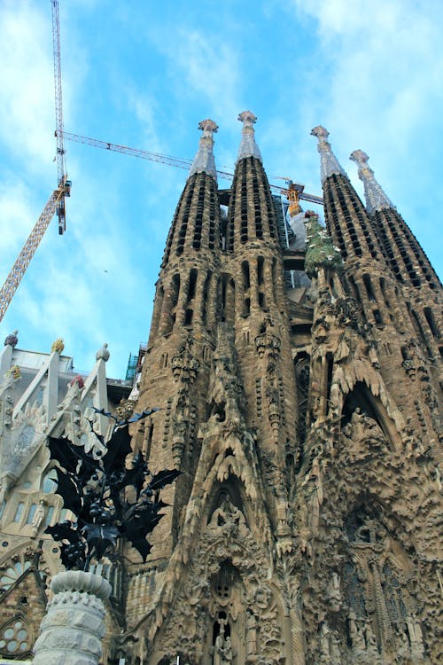 Fotobanka s bezplatnými fotkami na tému Barcelona, konštrukcia, kostol