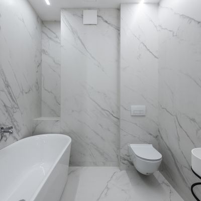 Dark tile shower design