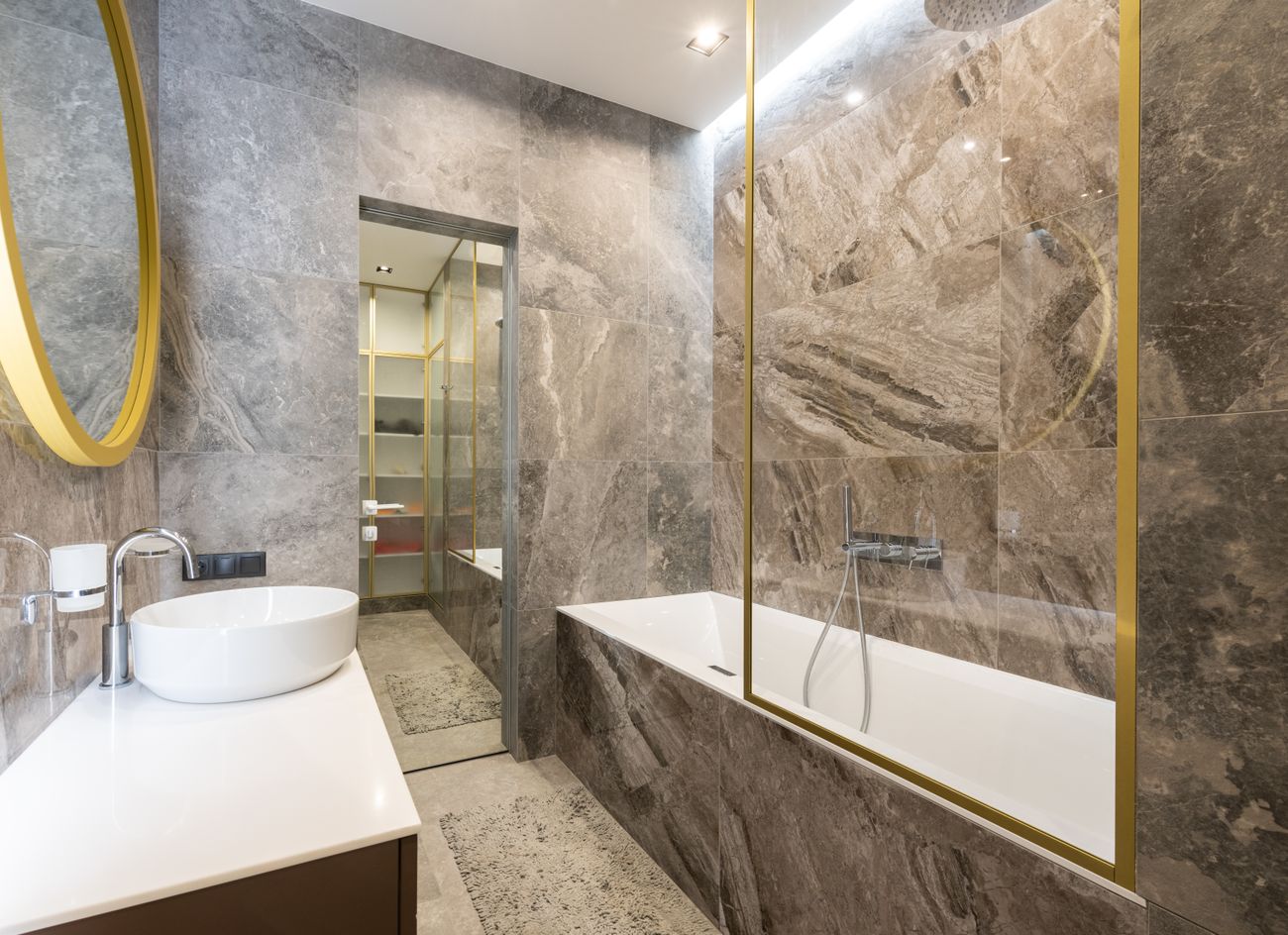 Contemporary bathroom with carefully fitted basin, tap and accessories