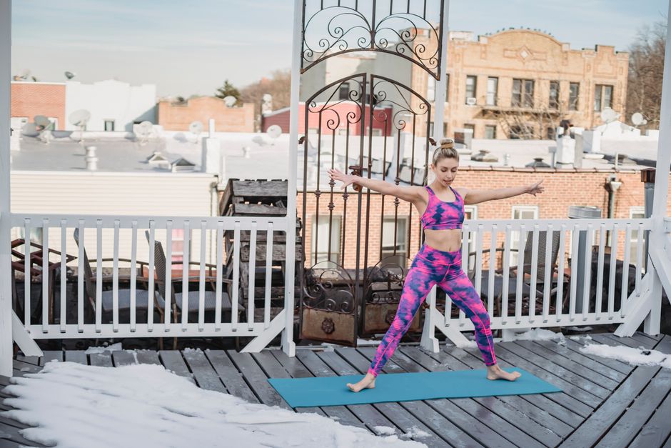 Rooftop deck set up for sunrise yoga class - apartments with community events Rooftop deck set up for sunrise yoga class - apartments with community events